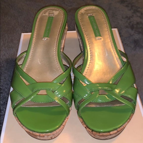 🍀 Classic Apple Green Strappy Wedge Sandals - Picture 2 of 5